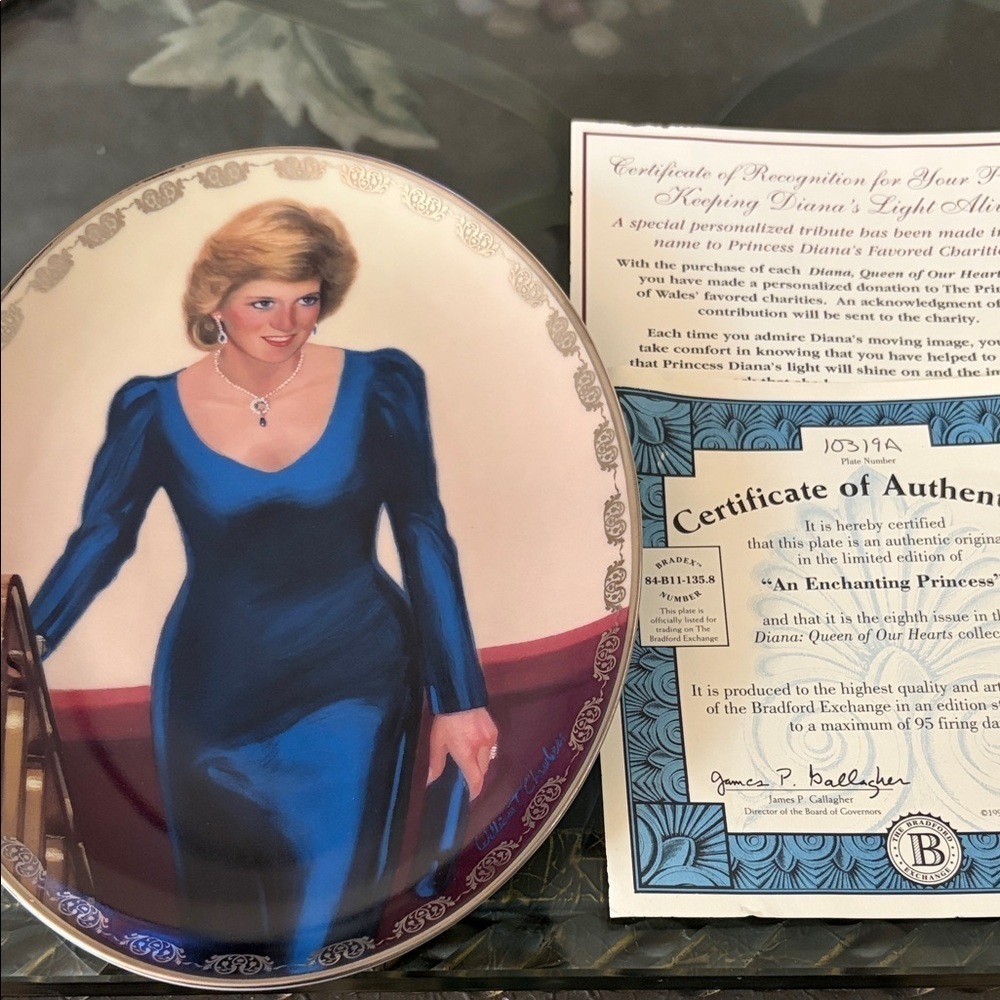 Commemorative plate from The Bradford Exchange “Diana Queen of our hearts.” - Picture 1 of 6